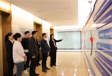 貴陽產(chǎn)控集團(tuán)黨委委員、副總經(jīng)理唐建到貴州陽光產(chǎn)權(quán)交易所調(diào)研座談