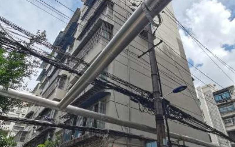 貴州省機關(guān)事務(wù)管理局國有資產(chǎn)管理服務(wù)中心貴陽市云巖區(qū)鹽務(wù)街138號合一府苑1層103號車庫招租