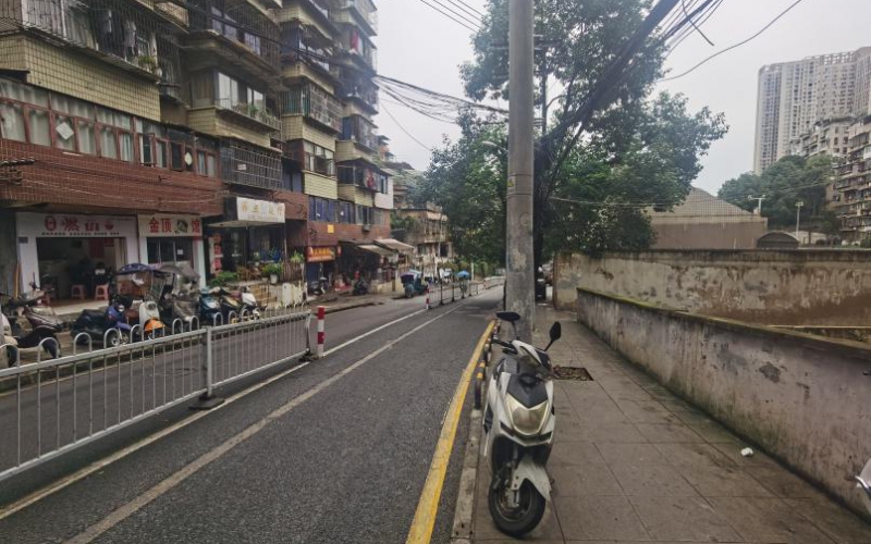 金頂山46幢1單元8層1號住宅轉(zhuǎn)讓（持有方：貴州省機(jī)關(guān)事務(wù)管理局國有資產(chǎn)管理服務(wù)中心）